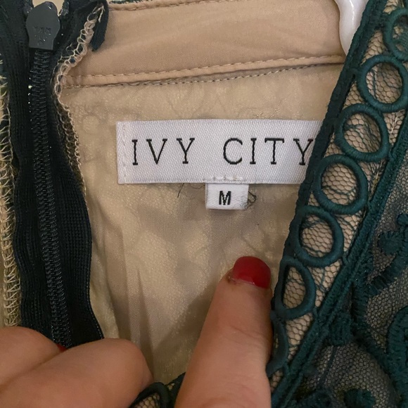 Ivy City Co matching mommy and me dresses - Picture 3 of 4